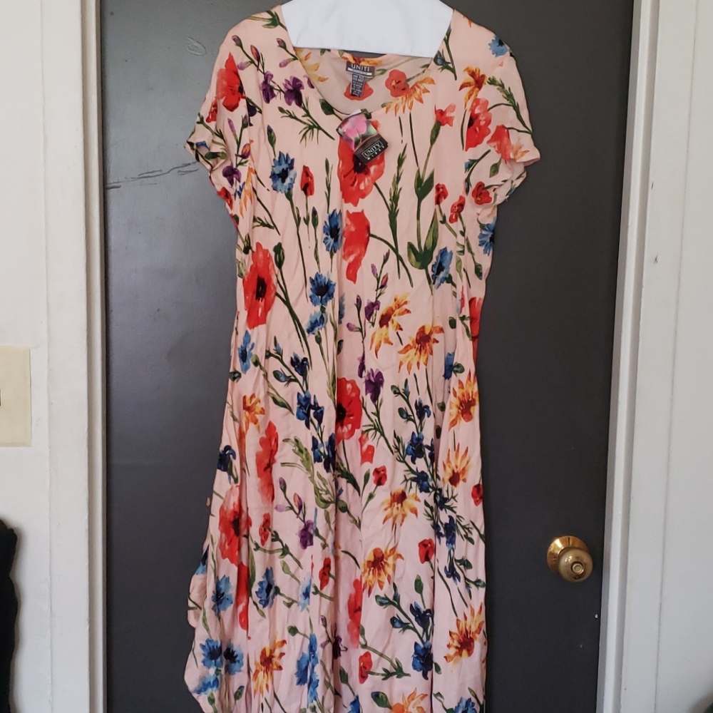 Floral flowing dress fits L to 1XL